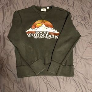 Rocky mountain crew neck